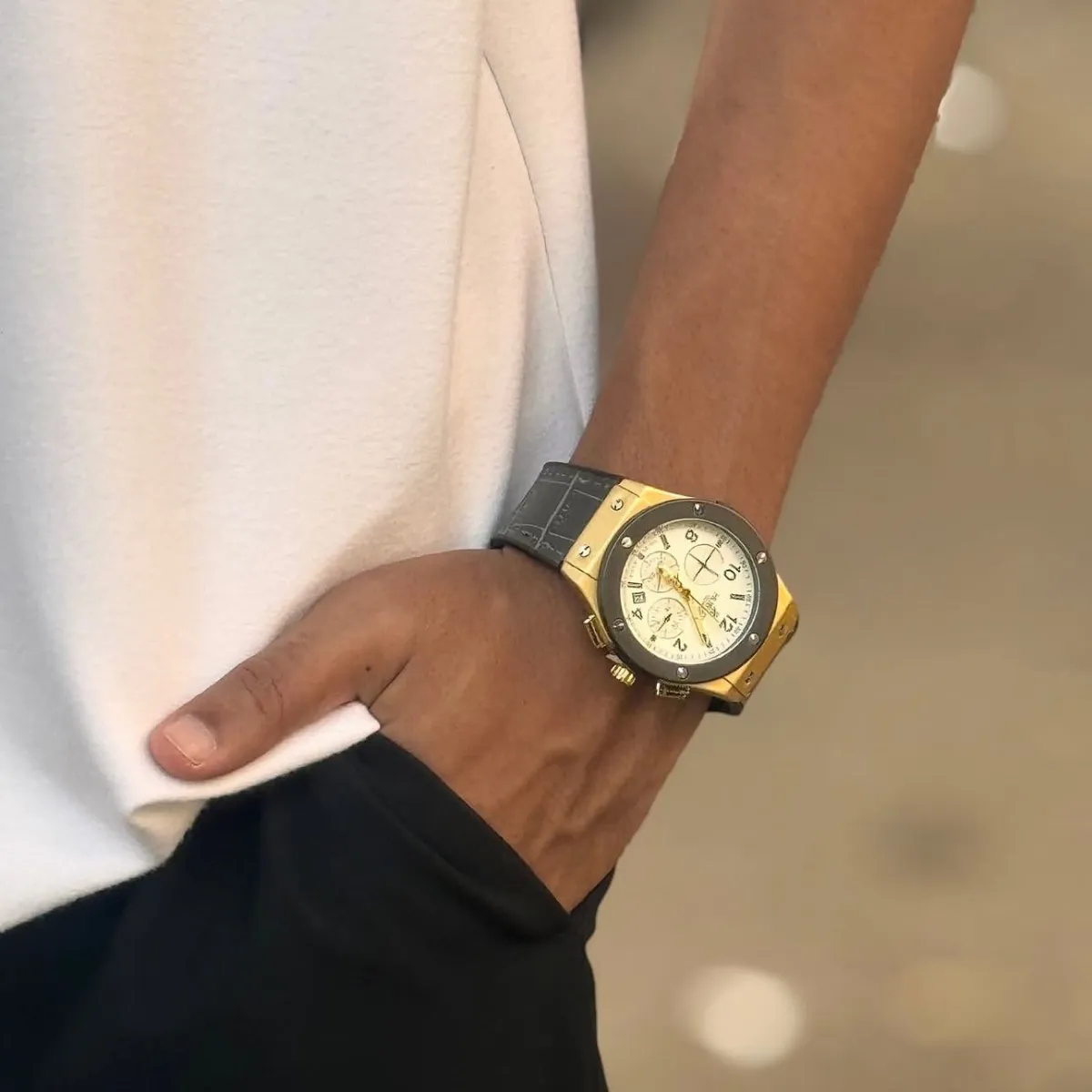 HUBLOT - Model 582666 - Image 2